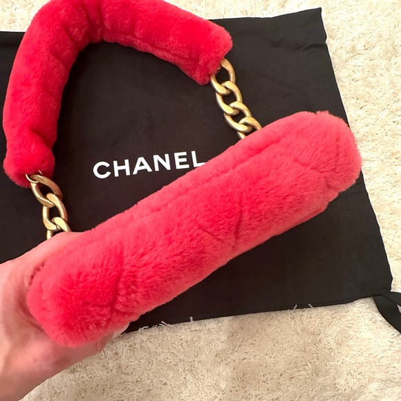Chanel CC Quilted Shearling Chunky Chain Flap Bag - Picture 8 of 13